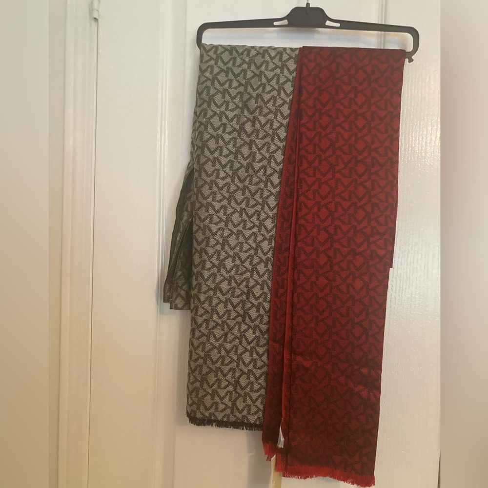 ✨BUNDLE OF 2✨ Michael Kors MK logo 2 tone scarves-red (nwt) grey (nwot) ❤️🤍
